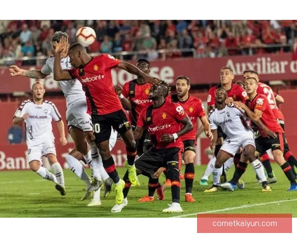 塞维利亚在联赛中攻防平衡，表现稳健，竞争力持续提升